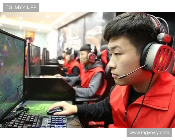 《英雄联盟全球总决赛落幕 电竞圈迎来新王者赛季变动引发热议》 《英雄联盟全球总决赛落幕 电竞圈迎来新王者赛季变动引发热议》