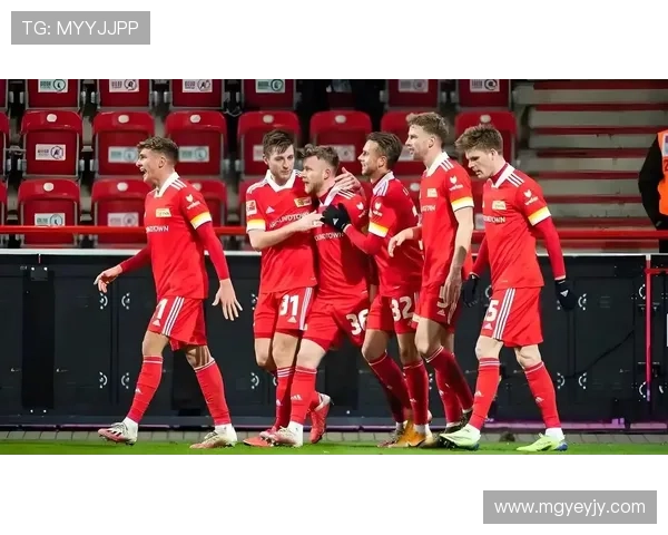 柏林联俱乐部崛起之路从草根球队到德甲劲旅的奋斗与荣耀 柏林联俱乐部崛起之路从草根球队到德甲劲旅的奋斗与荣耀