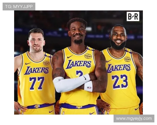 NBA最新动态:詹姆斯领衔湖人迎战勇士 新赛季冲击总冠军目标渐近 NBA最新动态:詹姆斯领衔湖人迎战勇士 新赛季冲击总冠军目标渐近