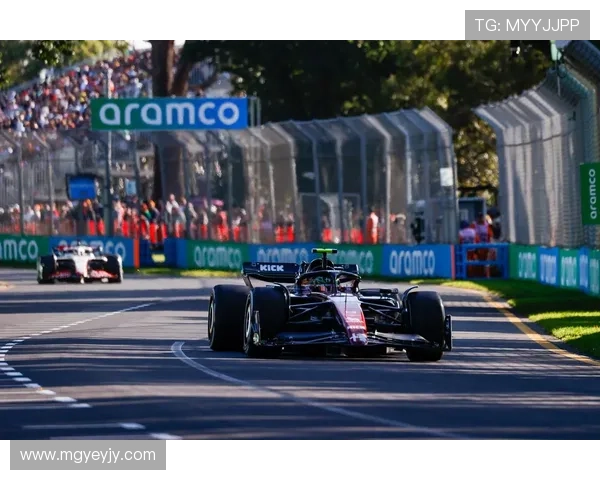 新赛季F1车队全面升级竞速激化冠军争夺战局持续变化格局走向扑朔 新赛季F1车队全面升级竞速激化冠军争夺战局持续变化格局走向扑朔