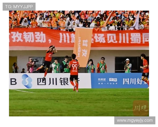 新赛季焦点之战上演两强激烈对决引爆球迷热情全场沸腾气氛空前高涨 新赛季焦点之战上演两强激烈对决引爆球迷热情全场沸腾气氛空前高涨