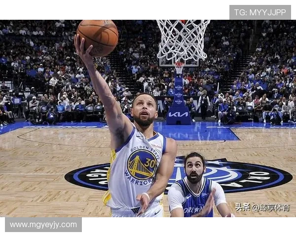 NBA最新动态:詹姆斯伤愈复出领湖人迎战勇士,库里状态火热再度挑战冠军梦 NBA最新动态:詹姆斯伤愈复出领湖人迎战勇士,库里状态火热再度挑战冠军梦