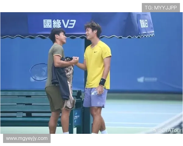 新赛季网球巡回赛战况激烈中国球员表现引发关注与世界名将争锋不断 新赛季网球巡回赛战况激烈中国球员表现引发关注与世界名将争锋不断